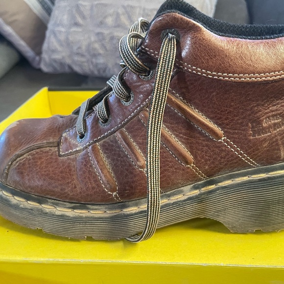 Dr Marten’s Women’s Hiking Brown Leather Boots (pre owned) - Picture 6 of 8